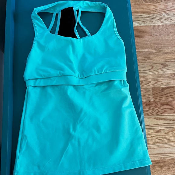 Teal fitness tank with built in bra. Never worn - Picture 1 of 2